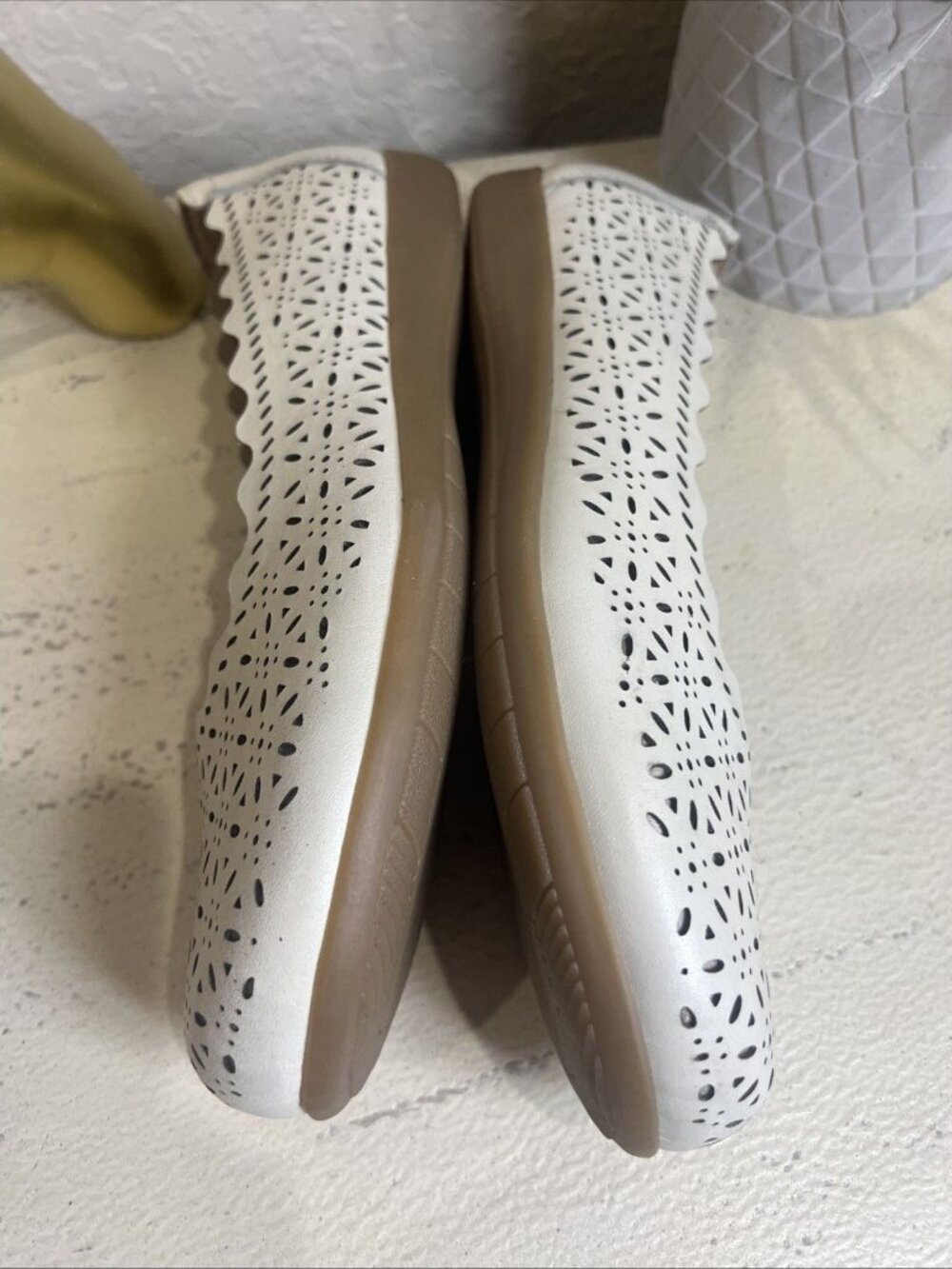 Earth Origins Geometric Ivory Slip-On Shoes Women Size 10N - Picture 10 of 12